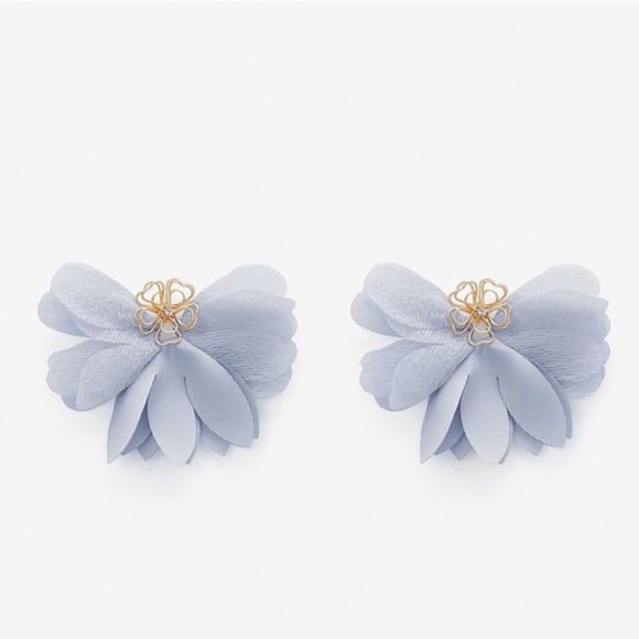 Express Jewelry - ✨HP✨EXPRESS Women Fabric Petal Flower Earrings✨